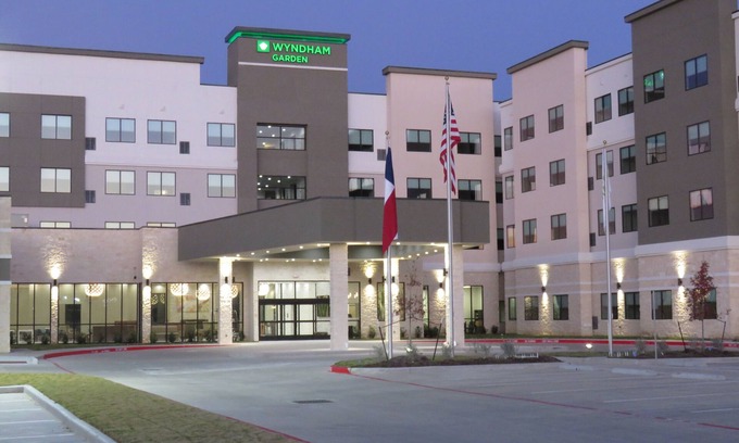 College Station Hotel | Wyndham Garden College Station