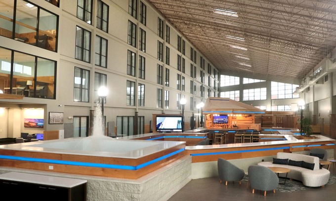 Champaign Hotel | Wyndham Garden Conference Center Champaign/Urbana