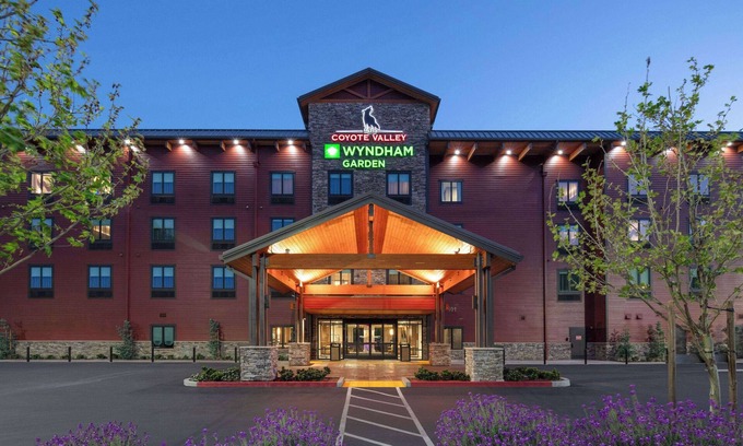 Redwood Valley Hotel | Wyndham Garden Redwood Valley/Ukiah