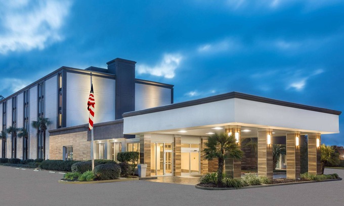Summerville Hotel | Wyndham Garden Summerville
