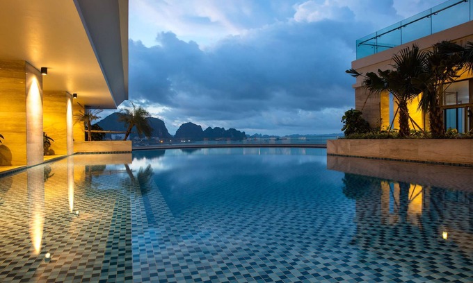 Bai Chay Hotel | Wyndham Legend Halong Hotel