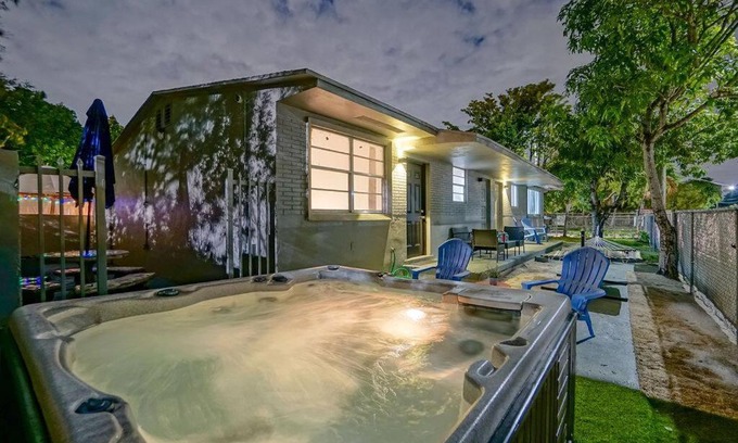 Allapattah Casa | Wynwood Bungalow Hottub & Pking