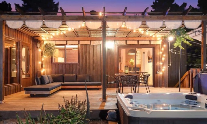 Rideau Lakes Chalet De Esquí | Xanadu - Zen waterfront retreat on Upper Rideau