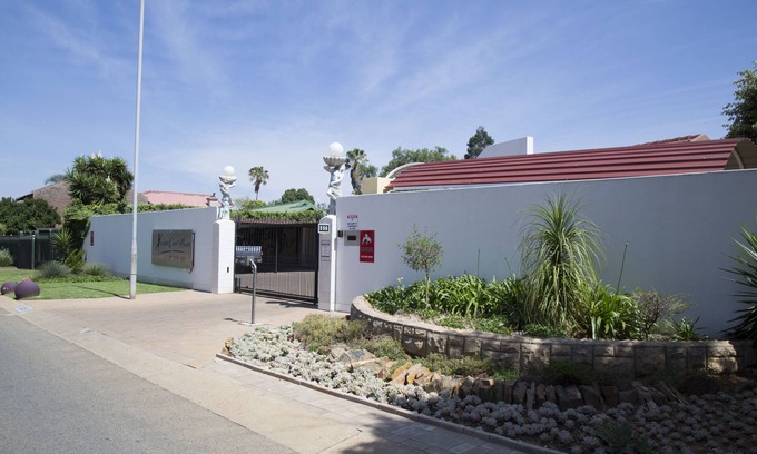 Garsfontein Casa | Xaviera Guest House