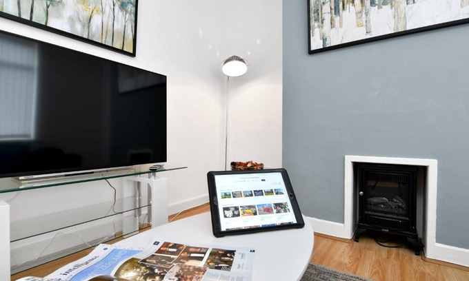 Sheldon Casa | Xclusive Living Stay near Airport & NEC, The Whitecroft