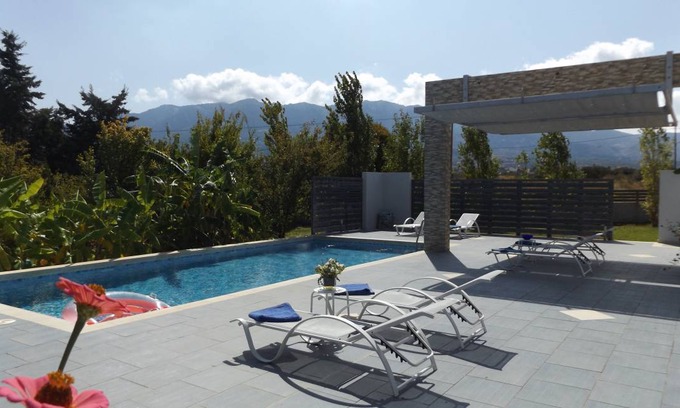Zipari Casa | Xenos Villa 1 With Private Swimming Pool, Near The Sea
