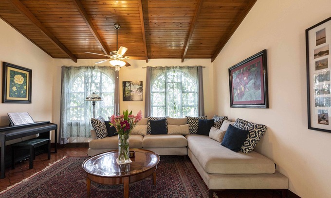 Pavas Cama Y Desayuno | XIN Bed & Breakfast