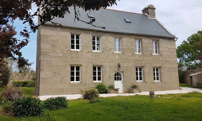 Lanildut Casa | XVIIth CENTURY MANOR WITH A UNIQUE CHARACTER