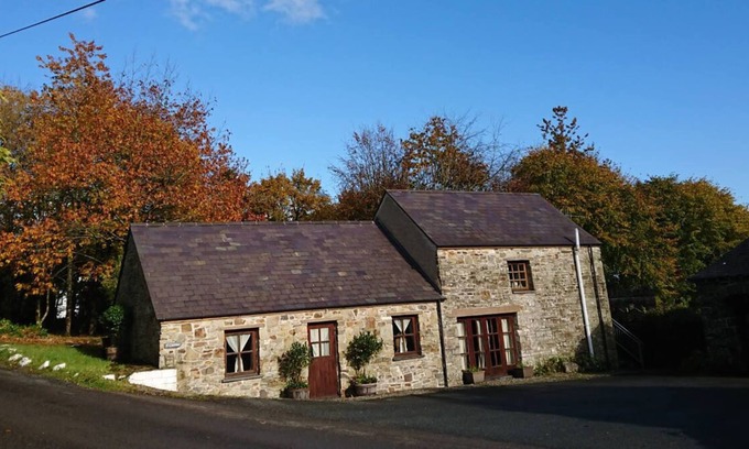 Llanybydder Casa | Y Cartws in Llanybydder