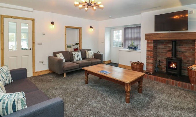 Cwmtirmynach Casa | Y CIGYDD, pet friendly, character holiday cottage in Cerrigydrudion