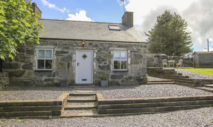 Caernarfon Cabaña | Y Garreg Fawr, CAERNARFON