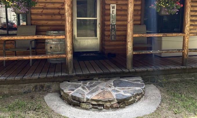 Yaak Casa | Yaak River Getaway