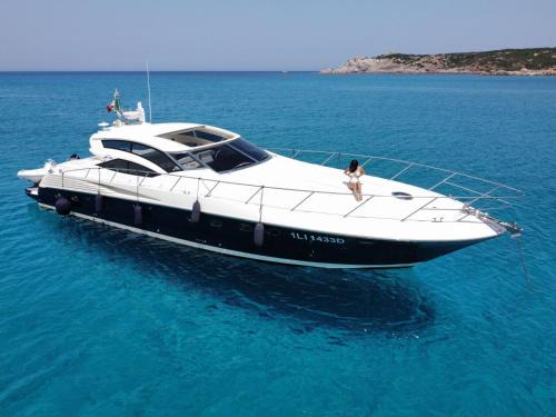 Arzachena Alquiler De Eote | Yacht Cantieri Sarnico 60 feet