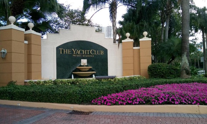 Aventura Apartamento | Yacht Club Aventura 2BR + 2BA