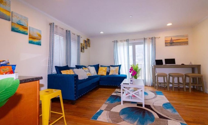 Freeport Casa | Yachtsman Cove Water Front 3 Bedrooms House Features 3 Levels Living Space in Freeport NY