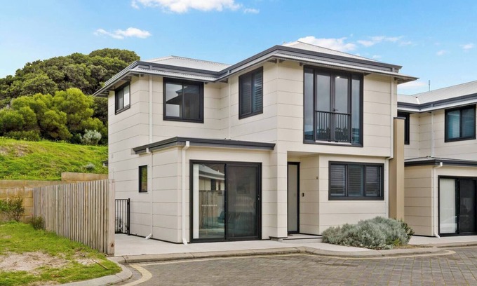 Yallingup Casa | Yallingup Dunes Contemporary Coastal Comforts
