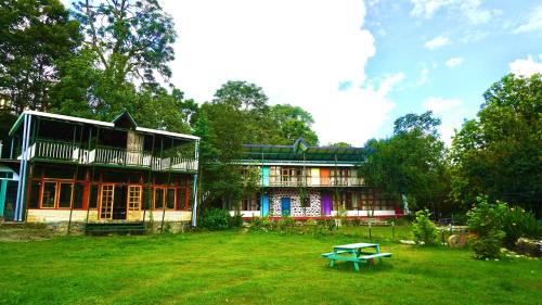 Bhimtal Hotel | YAN Residences By Mind My Trip Hotel & Resorts