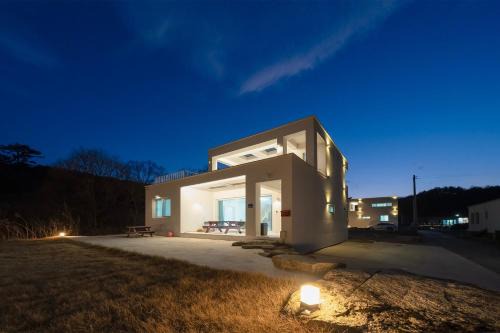 Yangyang Casa | Yangyang Jangyo House Dog Pool Villa Pension