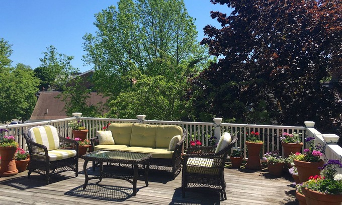 Historic Hill Cama Y Desayuno | Yankee Peddler Inn