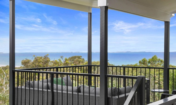 Point Lookout Casa | “Yarabin” is a completely renovated, spacious family home