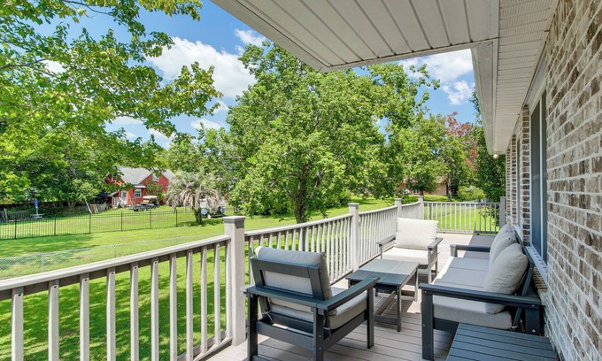 Biloxi Casa | Yard & Dock: Waterfront Group Getaway in Biloxi