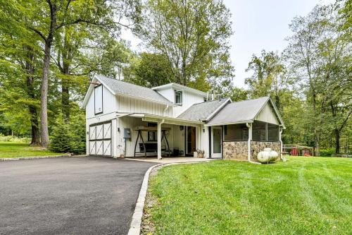Redding Ridge Casa | Yard with Games Cottage 2 Mi to Saugatuck Reservoir