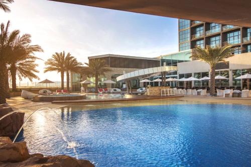 Abu Dhabi Complejo | Yas Plaza Marina by IHG