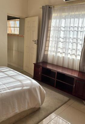 Ladysmith Cama Y Desayuno | Yaseens B&B