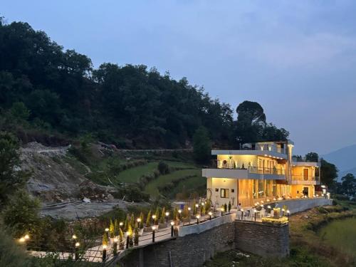 Ukhimath Hotel | Yashasvi Himalayan Resort