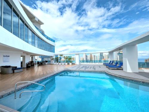 Marbella Apartamento | Yc 701 l Amazing building on Balboa Avenue