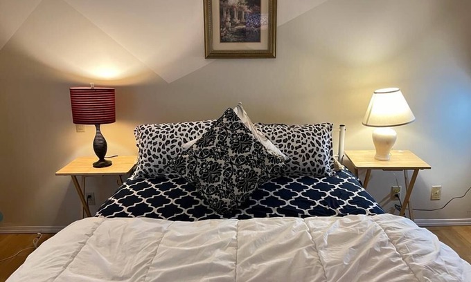 Fleetwood Casa | Year End Sale- Cheap n Beautiful Room Near Guildford Downtown in Metro Vancouver