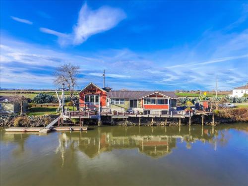 Isleton Casa | Year-round fishing, boating, birding, 1 hr from SF
