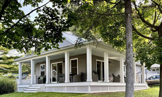 Town of Richmond Casa | Year-Round Fun at our Like-New Lakeside Retreat!