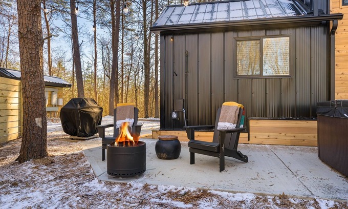 Laurelville Casa | Yeats @ Notestone Reserve Tiny Home fire pit + hot tub