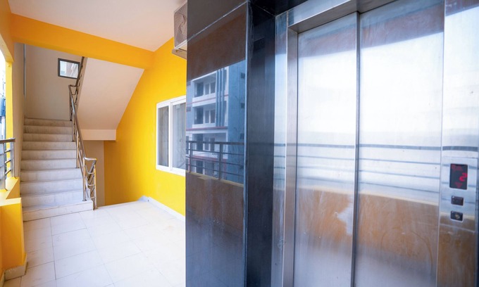 Kondapur Hotel | Yellow Bells Signature
