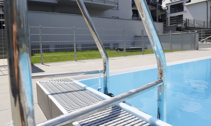 Donaustadt Apartamento | Apartamento de flor amarilla con piscina - 5 min al lago