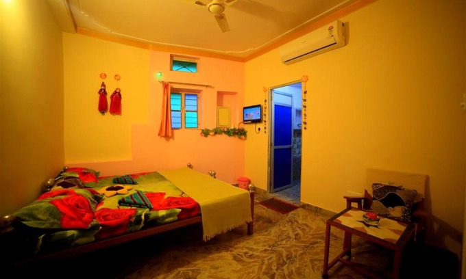 Lake Swaroop Sagar Casa | Yellow Heights