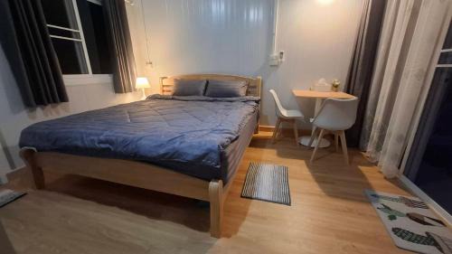 Salaya Casa | Yellow house salaya