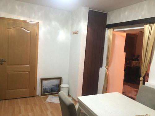 Visoko Apartamento | Yellow house