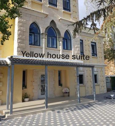 Majdal al-Shams Cabina | Yellow House Suite