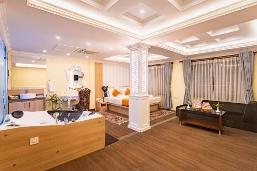 Kathmandu Hotel | Yellow Pagoda Hotel