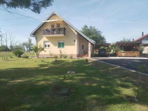 Irinovac Apartamento | Yellow Rose