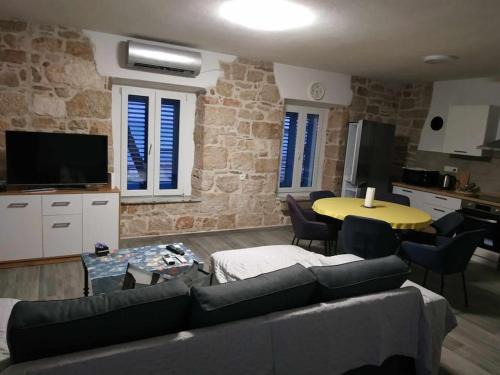 Olib Apartamento | Yellow submarine