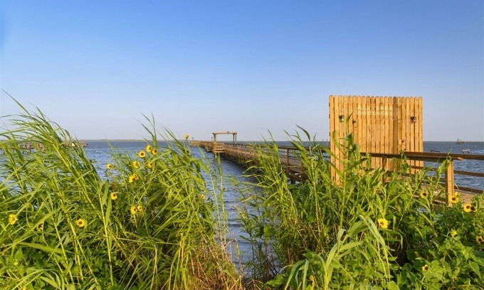 Rockport Condominio | Yellow Warbler B | Access to Fishing Pier!