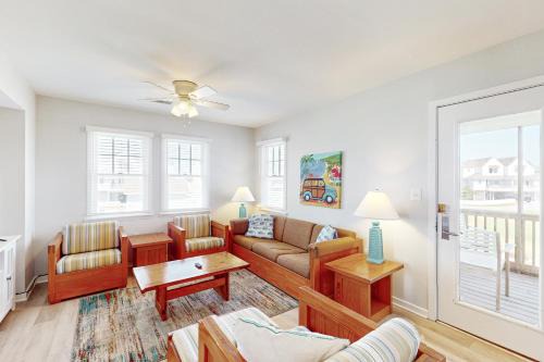 Buxton Casa | Yellowfin