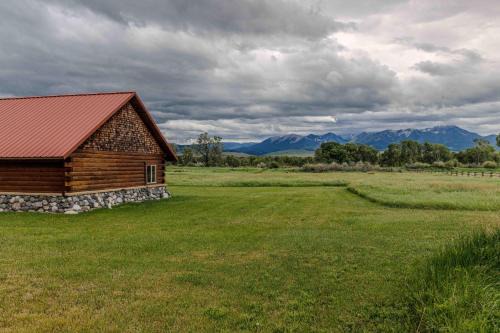 Livingston Casa | Yellowstone Crest Lodge