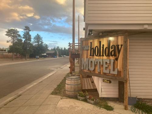 West Yellowstone Hotel | Yellowstone Holiday Motel