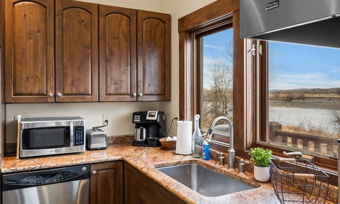Livingston Casa | Yellowstone Manor:Livingston