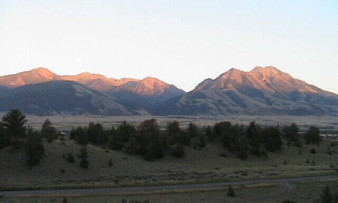 Emigrant Casa | Cozy Guest House, excelentes vistas del Emigrante Pico, 10 Minutos a Chico Hot Springs