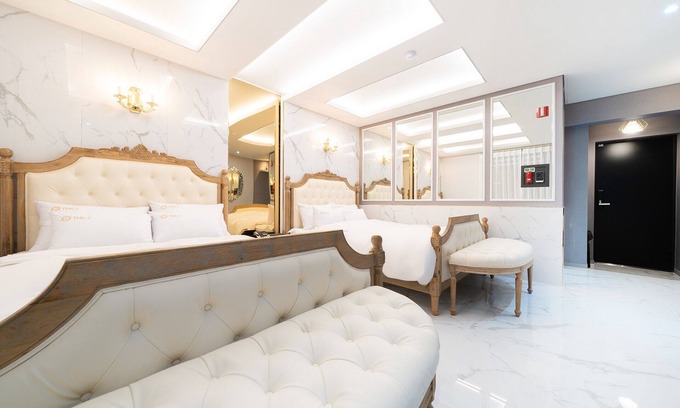 Yeongdong Hotel | Yeongdong The J